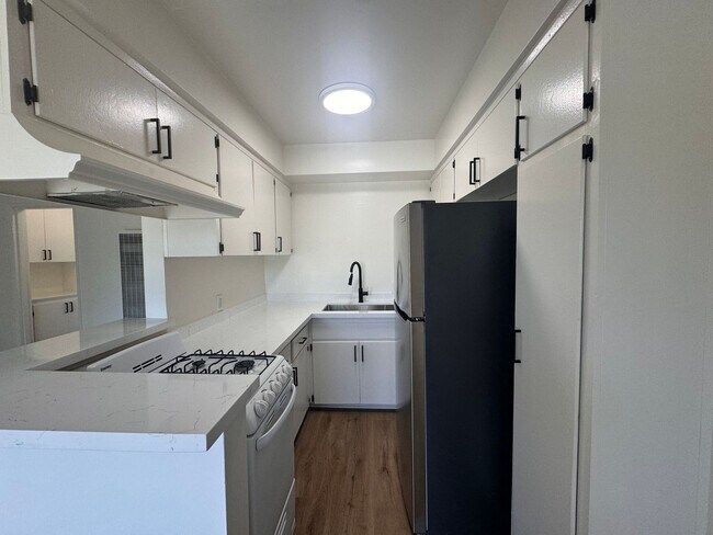 Foto del edificio - 14109 Hatteras St