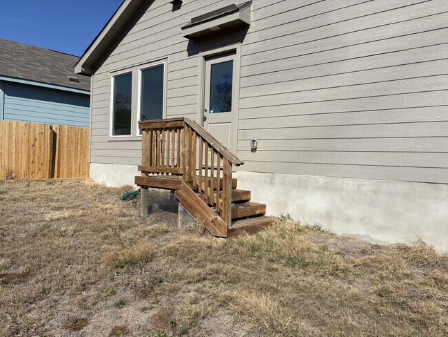 Foto del edificio - 6108 Bayberry Brk