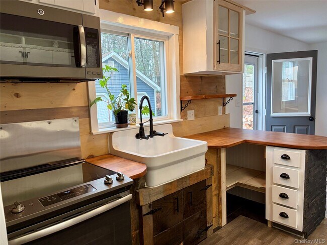 Foto del edificio - 44 Gregory Rd