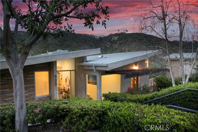 Foto del edificio - 533 Temple Hills Dr