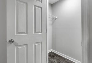 Building Photo - Fully Renovated, Under New Management!