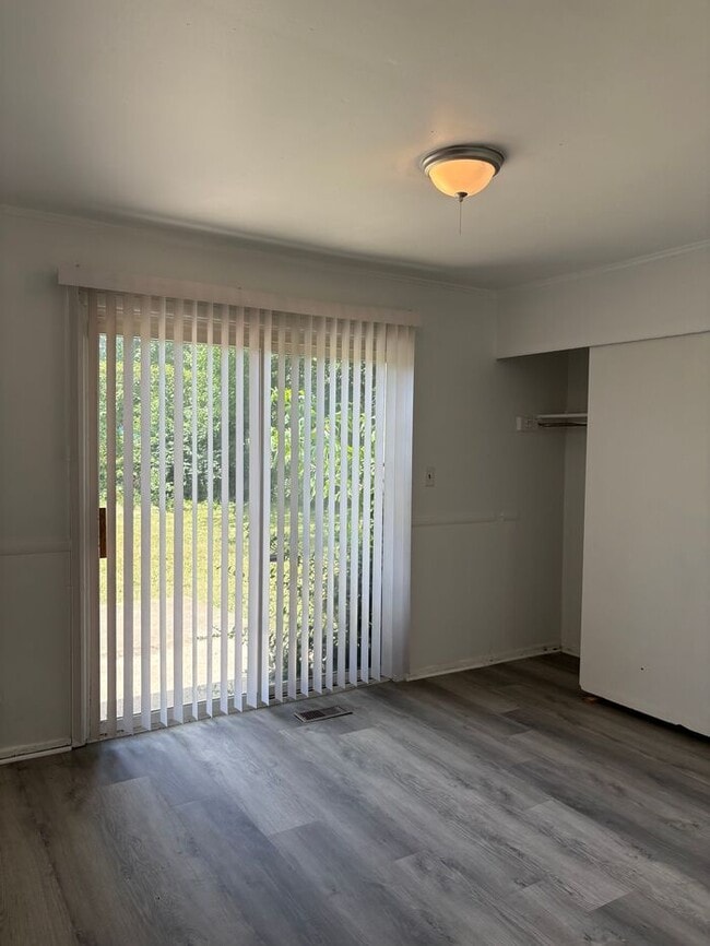 Building Photo - Charming 3 beds 2 baths in Columbus!