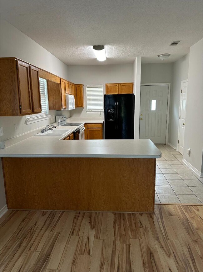 Foto del edificio - 2061 Laurel Oak Ct