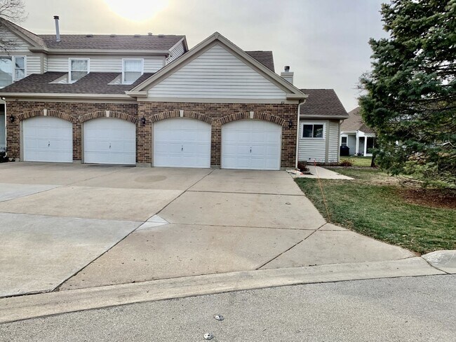Building Photo - 82 Willow Pkwy