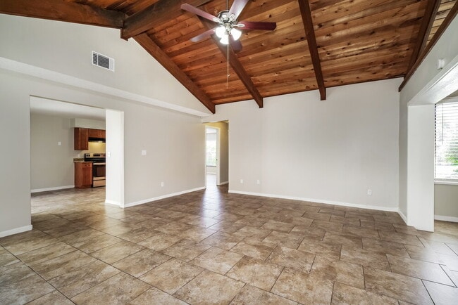 Building Photo - 225 Bayhead Dr
