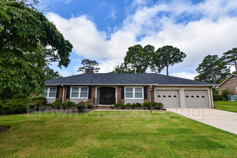 Foto principal - 2417 Dartmouth Dr