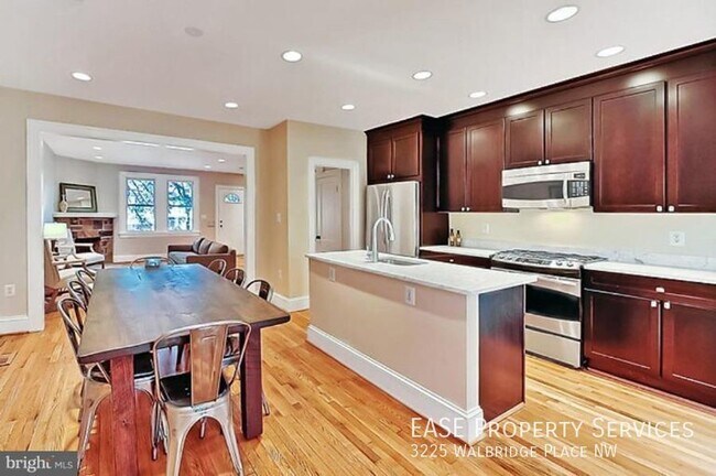 Building Photo - 3225 Walbridge Pl NW