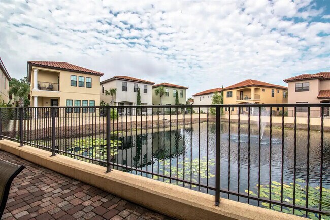 Foto del edificio - 1958 Baytowne Loop