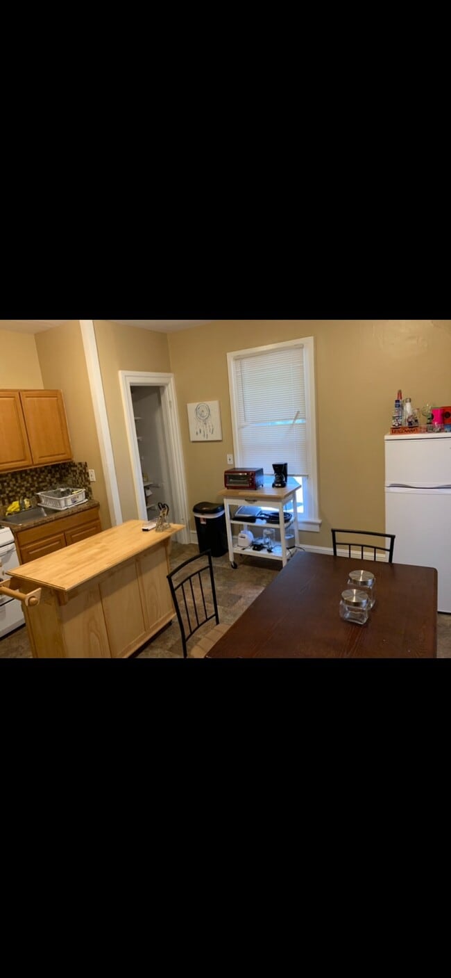 Kitchen - 21 Maple St