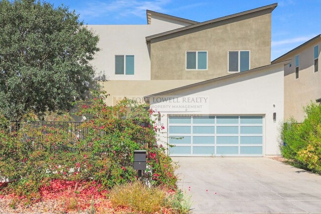 Building Photo - Amazing Rental in Lower Arcadia available ...
