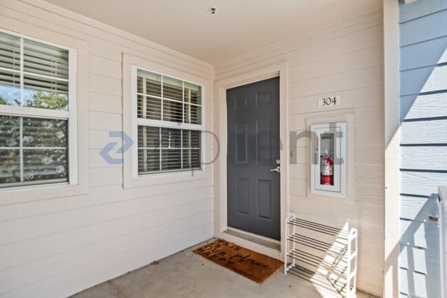 Building Photo - Unit 304