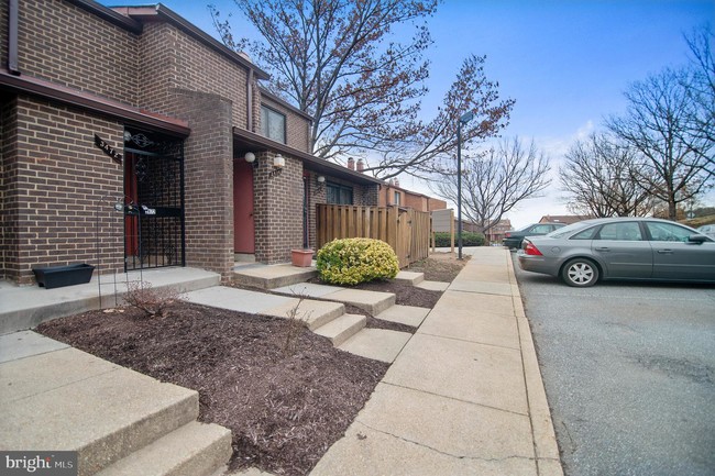 Building Photo - 3472 Summit Ct NE