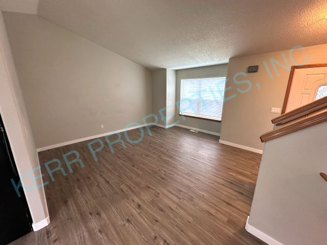 Building Photo - 15837 Jade Glen Ave