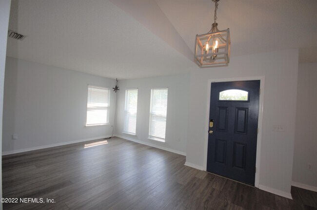 Building Photo - 12427 Tamarind Ct