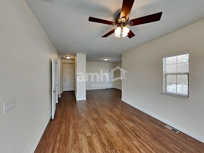 Foto del edificio - 2228 Pointe Meadow Loop