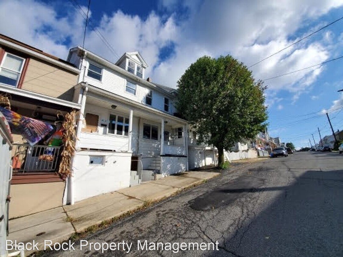 Primary Photo - 3 br, 1 bath House - 417 Elm Street