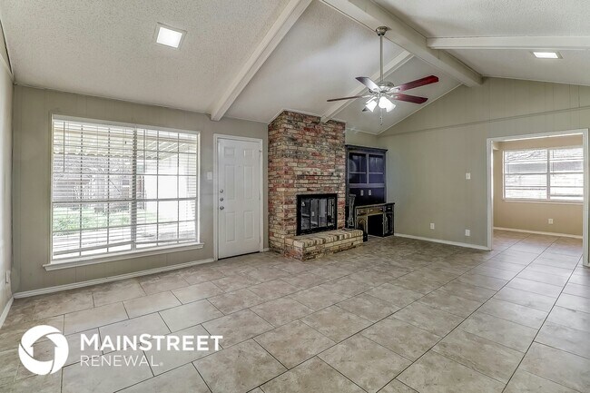 Foto del edificio - 1004 Birchwood Ln