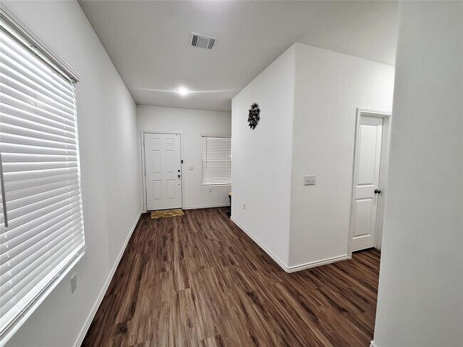 Building Photo - 14309 Sandrock Bnd