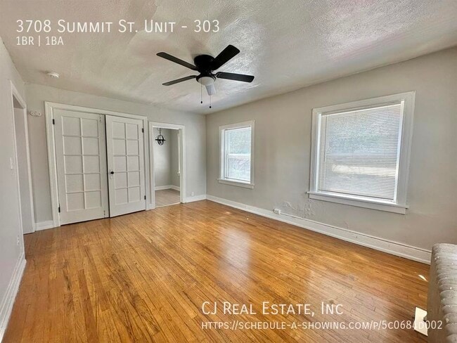 Building Photo - 3708 Summit St