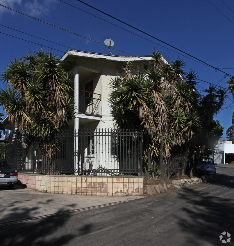 Building Photo - Highland Park Villas