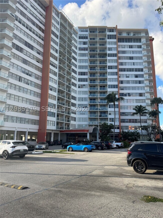 Foto del edificio - 1301 NE Miami Gardens Dr