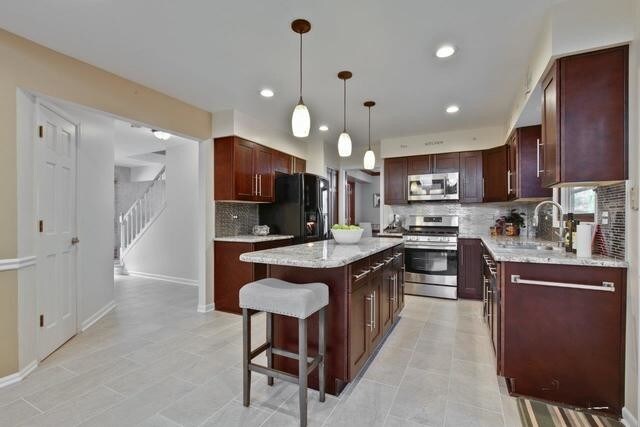 Building Photo - 189 N Fiore Pkwy