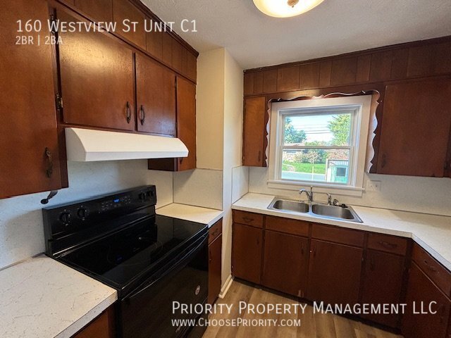 Building Photo - Lease Pending