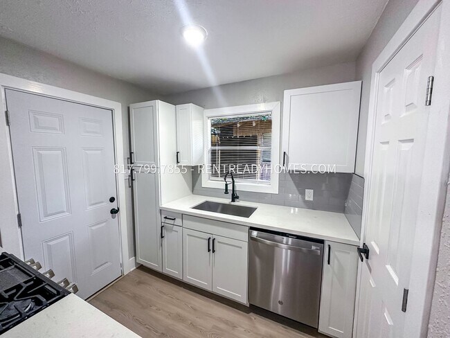 Foto del edificio - 3305 Scotch Moss Ln