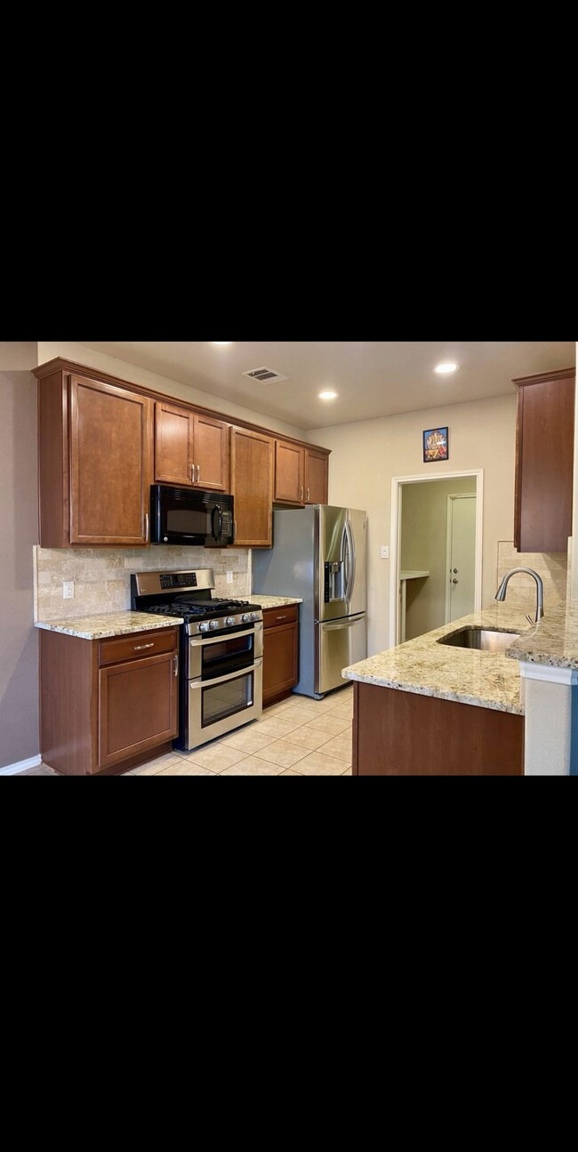 Building Photo - 8800 Wood Stork Dr