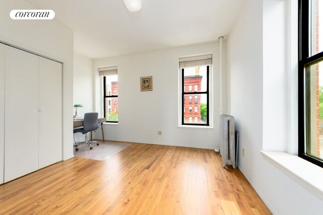 Building Photo - 101 W 104th St