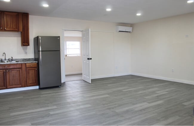 Building Photo - 22144 Laramore Ave