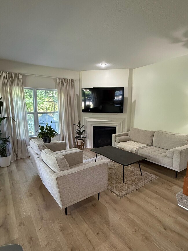 Foto del edificio - 8825 Timber Creek Ln