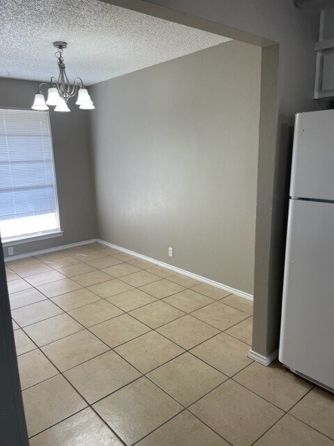 Foto del edificio - 1107 N Nolan River Rd
