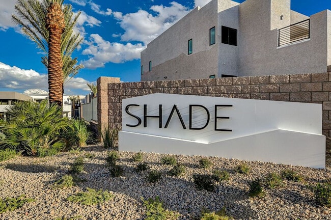 Building Photo - Shade