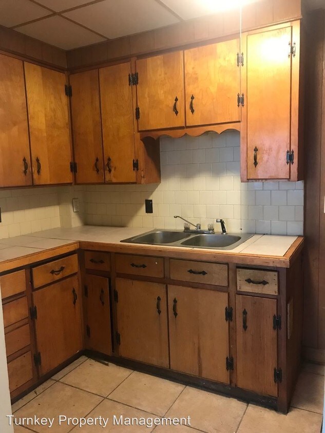 Foto principal - 162-164 S Pleasant St