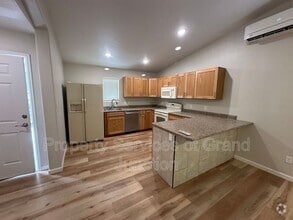 Building Photo - 1346 Texas Ave