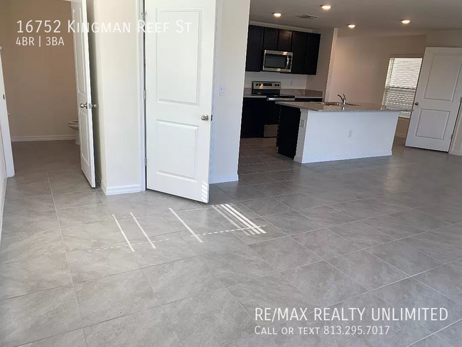 Building Photo - 16752 Kingman Reef St Wimauma FL 33598