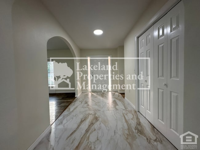 Building Photo - 4632 Darcin Dr
