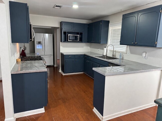Foto del edificio - 2107 Oakmont St