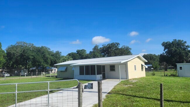 Foto del edificio - 3751 NW 36th St