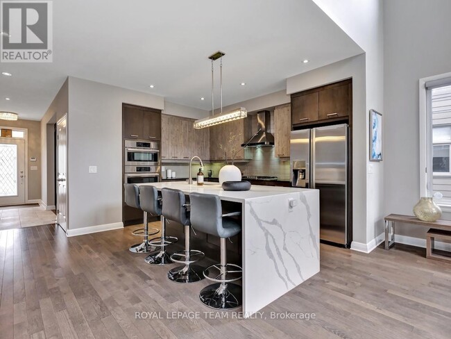 Building Photo - 240 Escarpment Cres