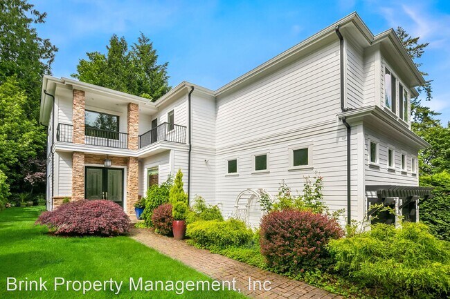 Foto del edificio - 4 br, 3.5 bath House - 7646 N Mercer Way