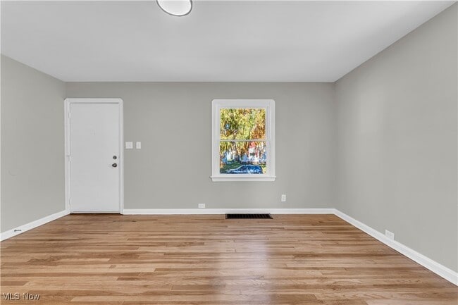 Building Photo - 12107 Worthington Ave