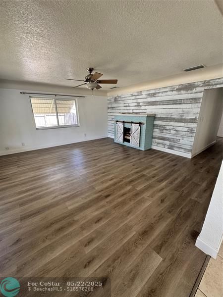 Foto del edificio - 1120 SW 31st St
