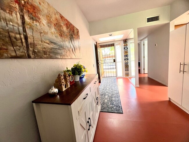 Building Photo - 2521 S Calle De Humes