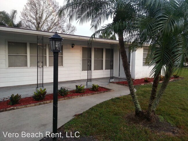 Building Photo - 2 br, 2 bath House - 1550 5th Ct