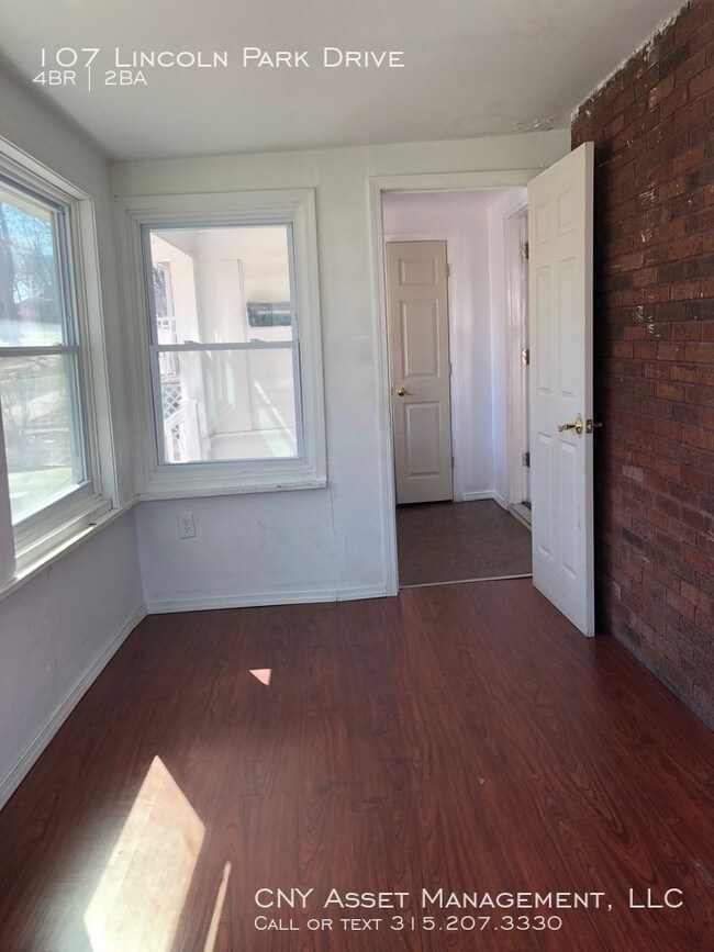 Building Photo - 107 Lincoln Park Drive 4 bed, 2 bathroom