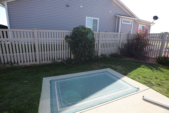 Foto del edificio - Newer patio home