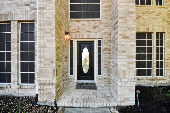 Building Photo - 30214 Vinebriar Dr