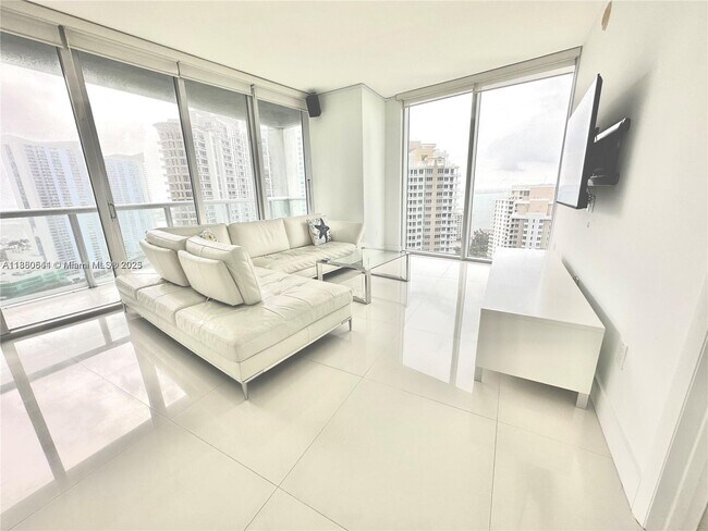 Foto del edificio - 495 Brickell Ave